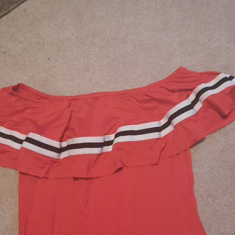 Dress‎ - Picture 4 of 4